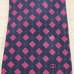 GORGEOUS Vintage Gucci GG Monogram Blue With Red Geometric Silk Tie Italy